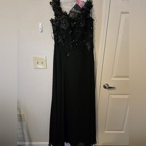 XL Black formal off the shoulder dress